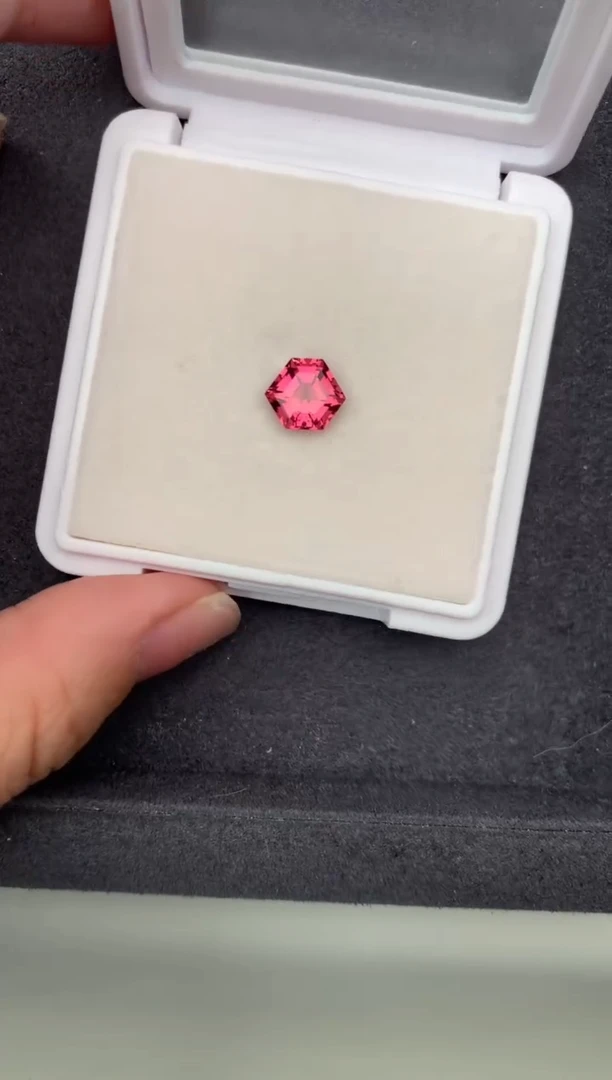 未镶嵌珠宝半成品碧玺2.2ct粉碧玺 GF 定制