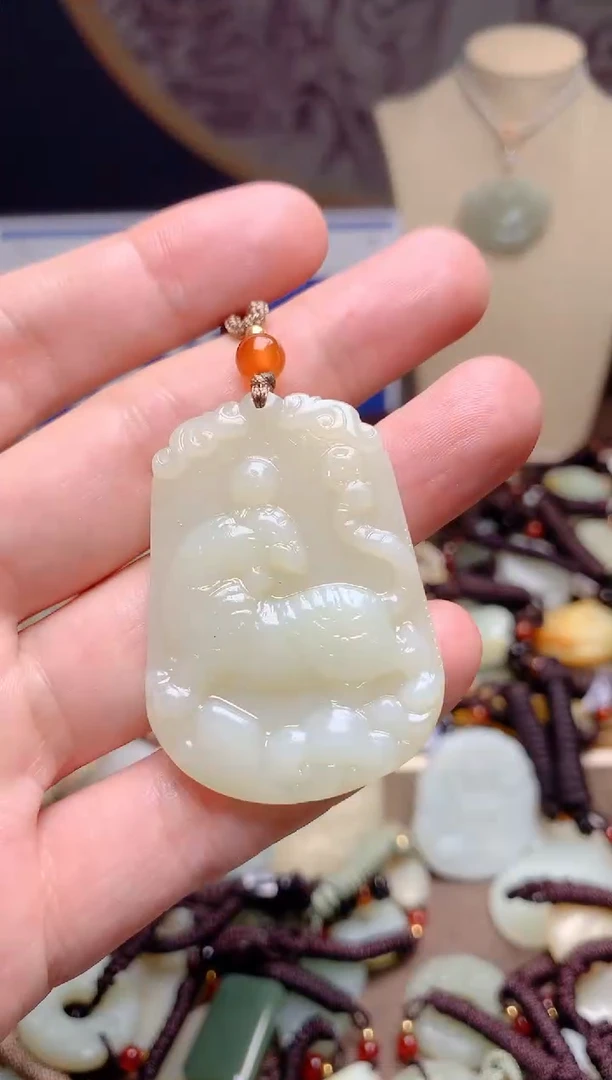 和田玉未镶嵌颈饰1