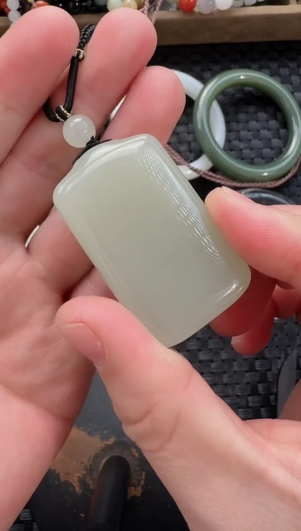 颈饰未镶嵌和田玉无事牌