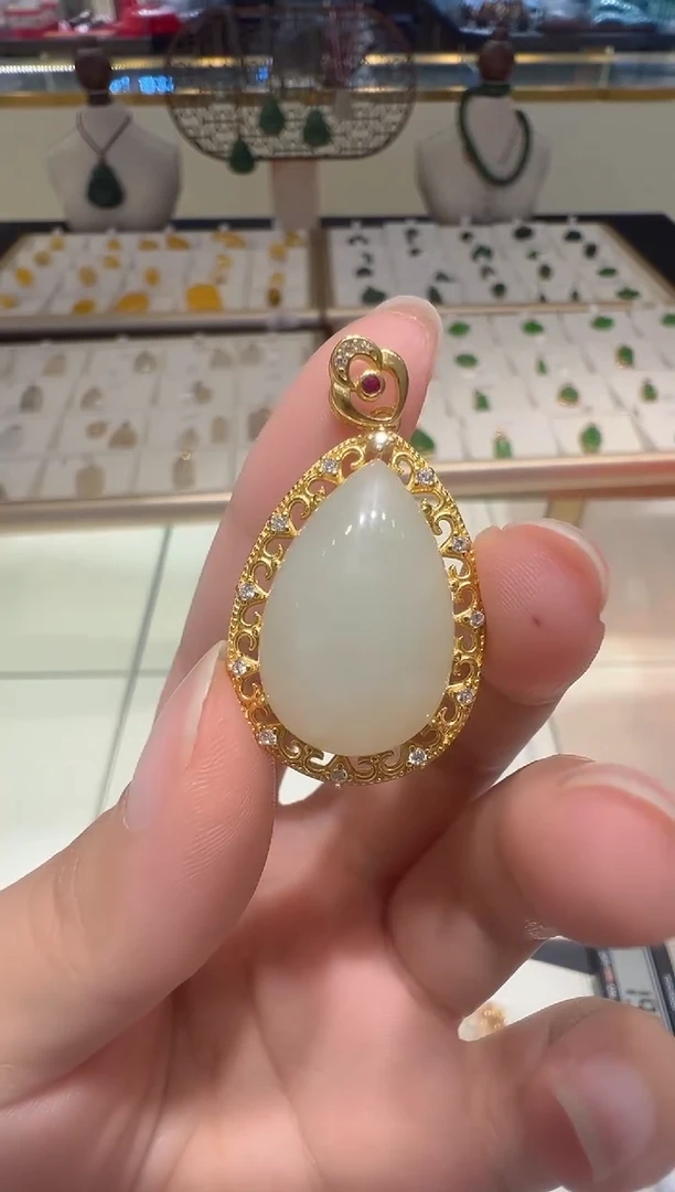 【闪购商品】和田玉颈饰18K金镶嵌14