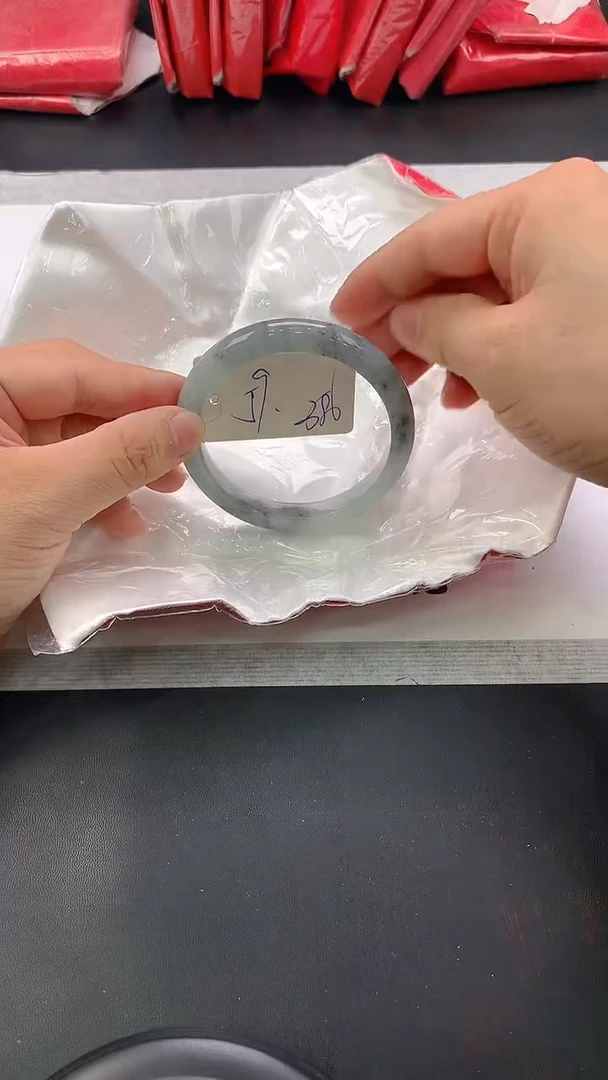 翡翠手镯未镶嵌186