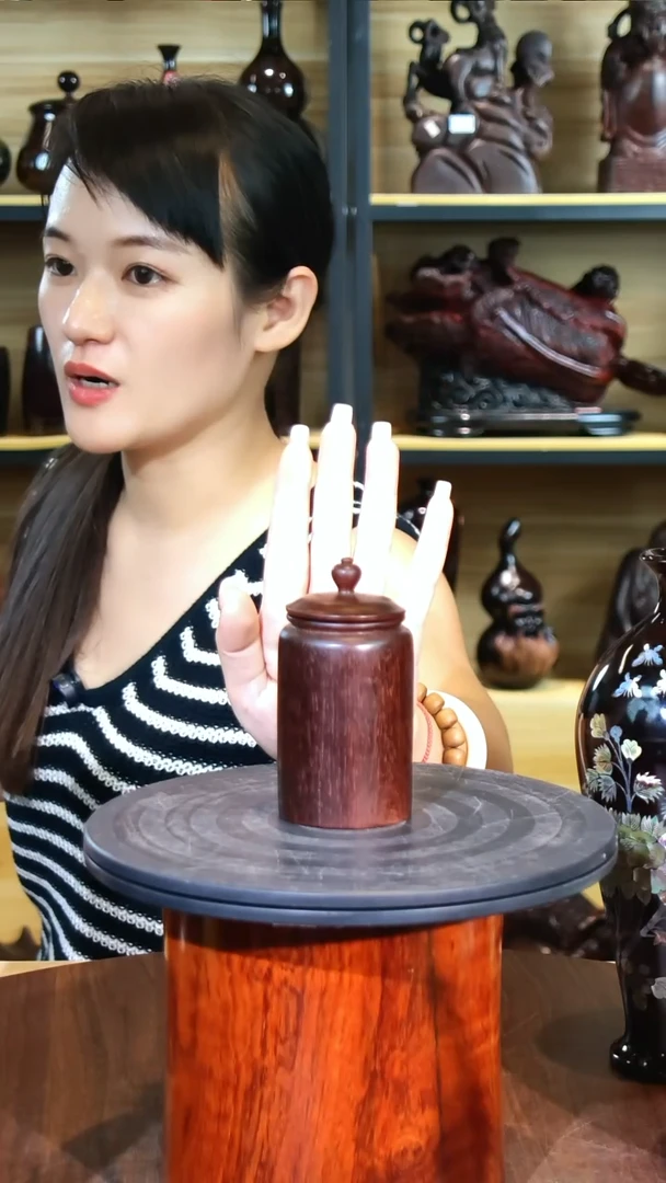 把件小叶紫檀牙签盒
