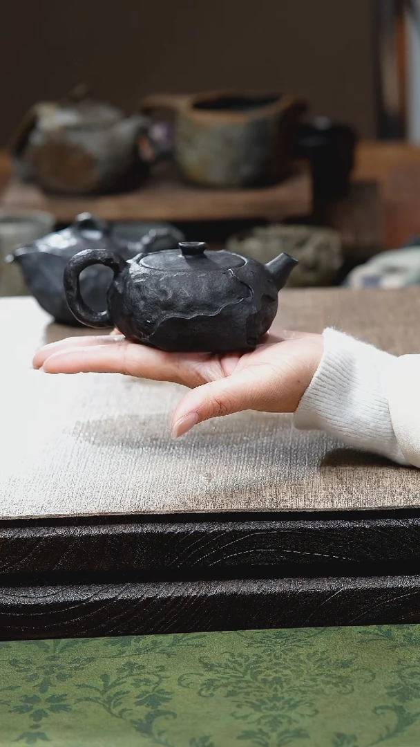 中式归玉堂冰碛岩重工雕刻三生石壶