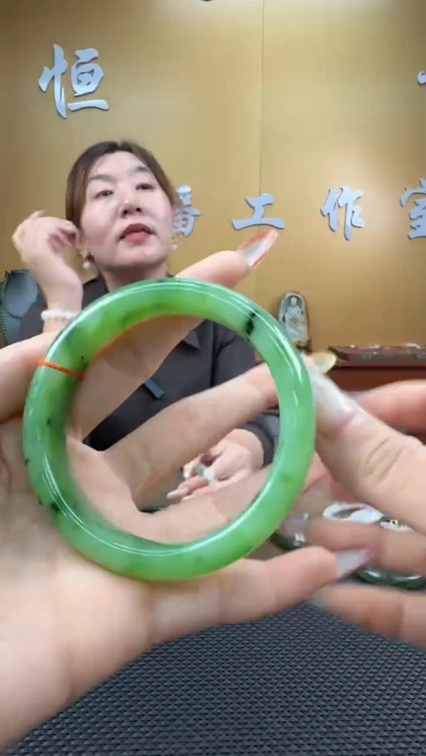 颈饰未镶嵌和田玉手镯56