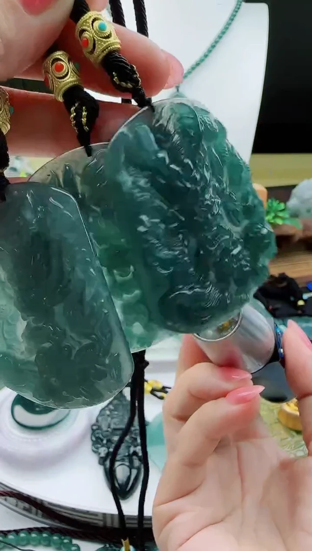 【闪购商品】翡翠颈饰未镶嵌多样性随机一件发货