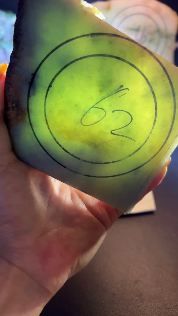 未镶嵌翡翠定制翡翠路**间翡翠