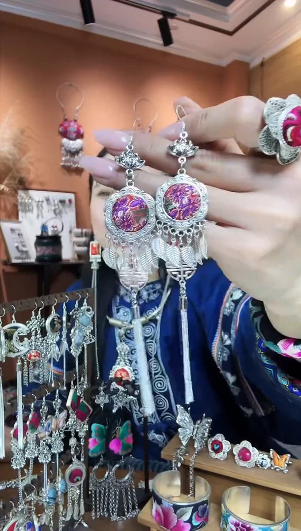 【闪购商品】刺绣纯手工民族风耳环