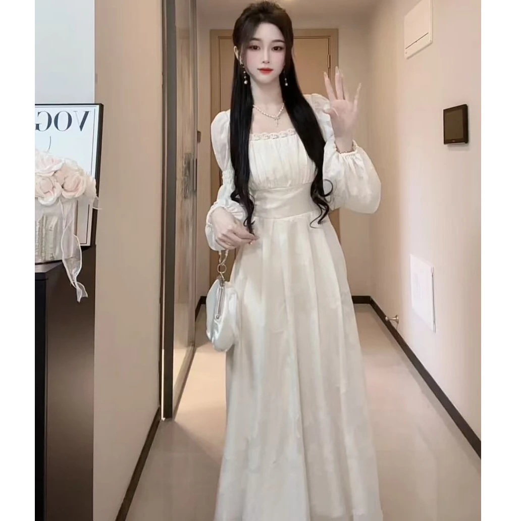 气质简约玫瑰剪花纯色优雅长袖显瘦连衣裙