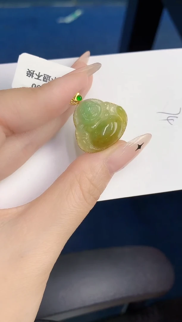 颈饰18K金镶嵌翡翠缅甸天然翡翠A货