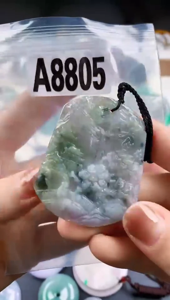颈饰未镶嵌翡翠天然翡翠吊坠挂件