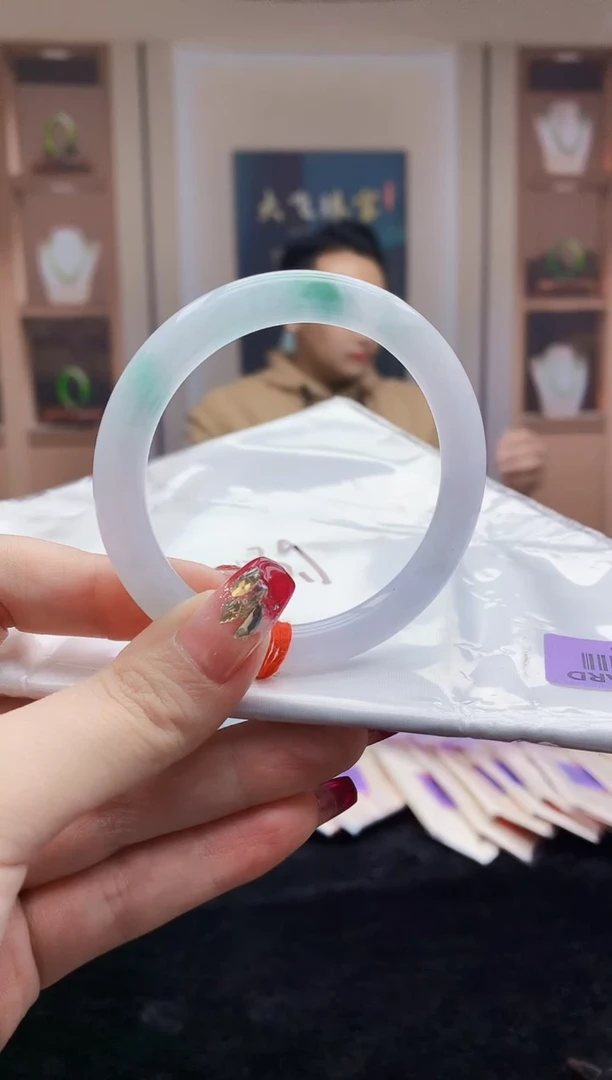 【闪购商品】翡翠手镯未镶嵌    H85-95