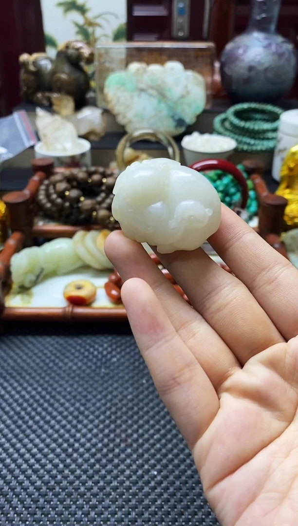 未镶嵌和田玉挂件大象