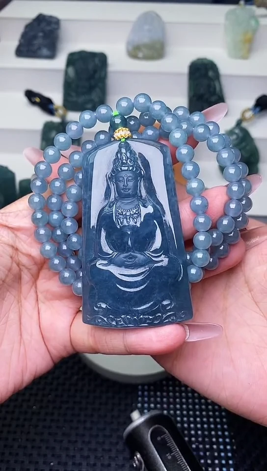 琥珀颈饰未镶嵌