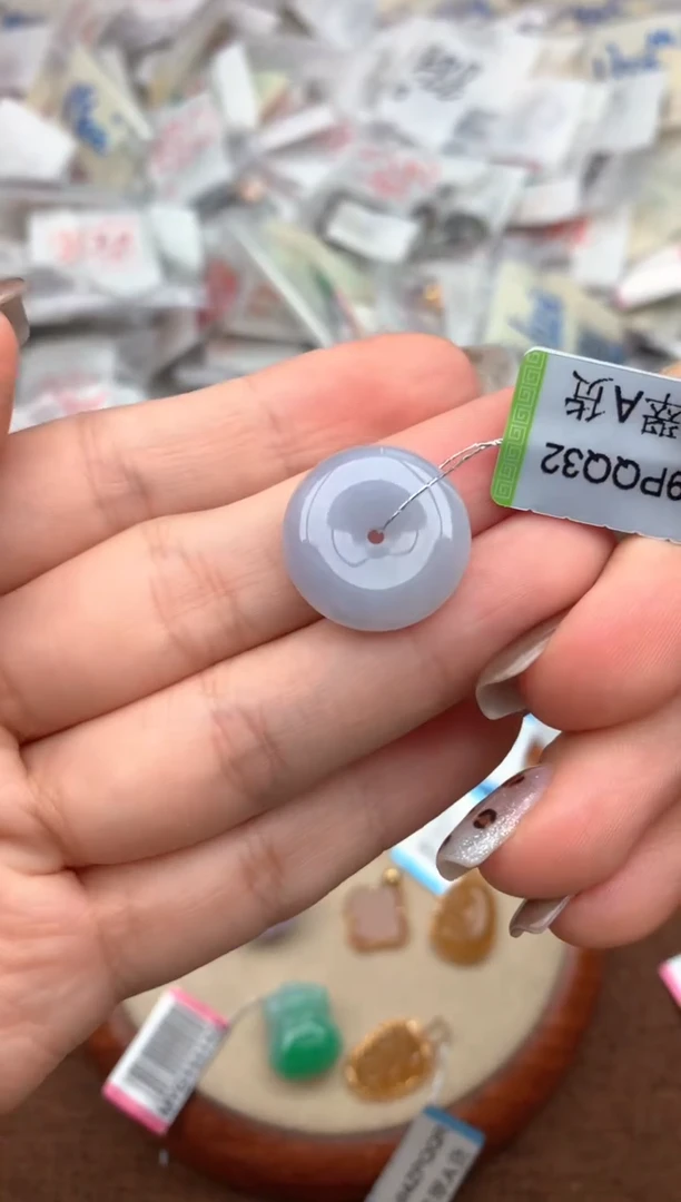 未镶嵌挂件翡翠—