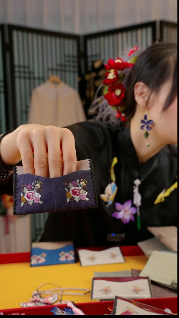 刺绣刘*非遗苏绣绒花手工饰品