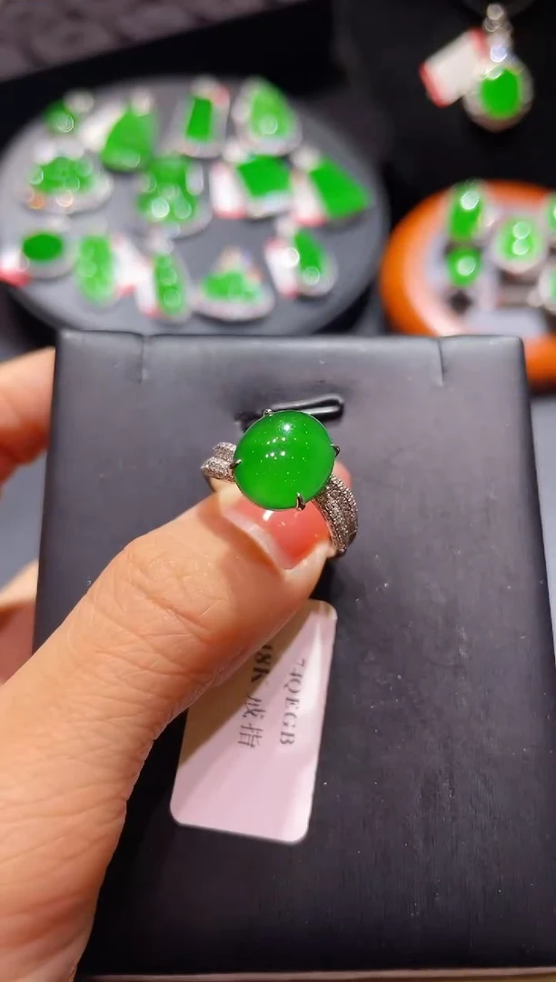 翡翠18K金镶嵌颈饰A31戒指