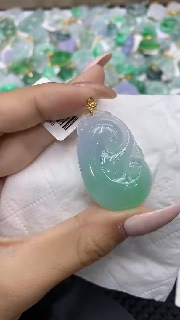 颈饰18K金镶嵌翡翠111111111111