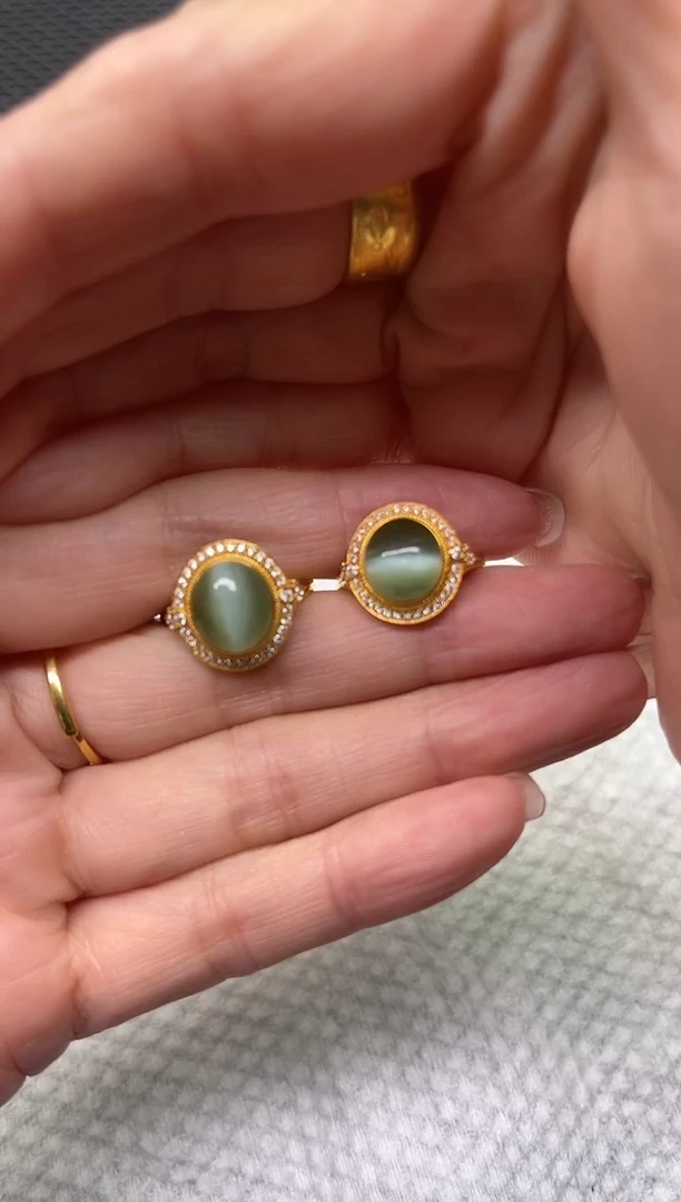 18K金镶嵌戒指和田玉多样性发1件