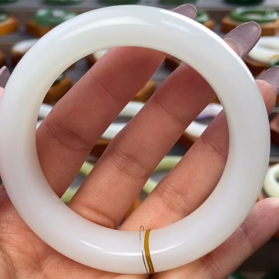 【君君推荐】藏品级山流水羊脂玉手镯F