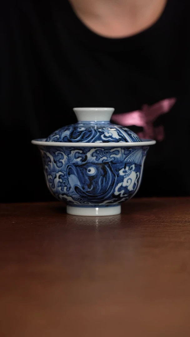 元青花鱼藻纹大盖碗