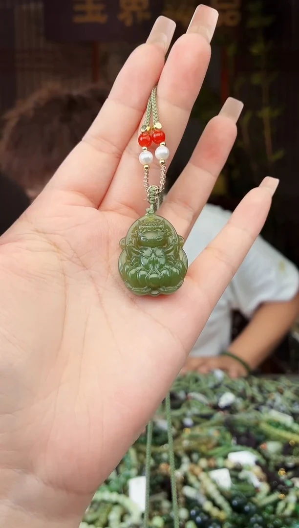 和田玉未镶嵌颈饰拍一发一