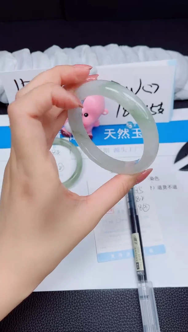 【闪购商品】石英质玉手镯未镶嵌385-58.2