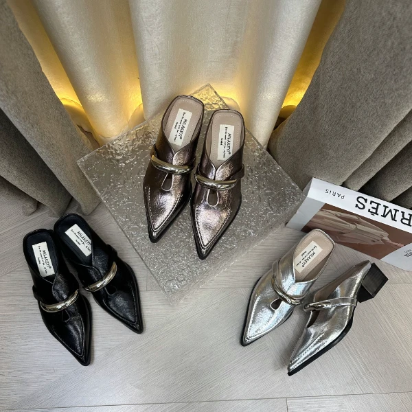 （现货）2025年夏季新款气质百搭时尚月牙扣简约网红休闲舒适女跟鞋