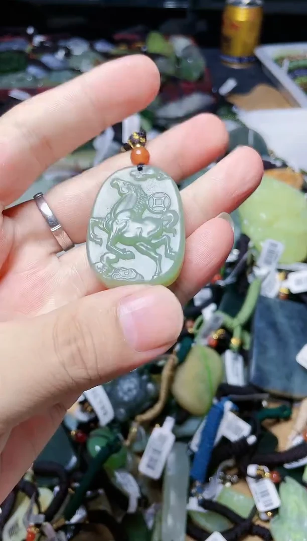 颈饰未镶嵌和田玉1