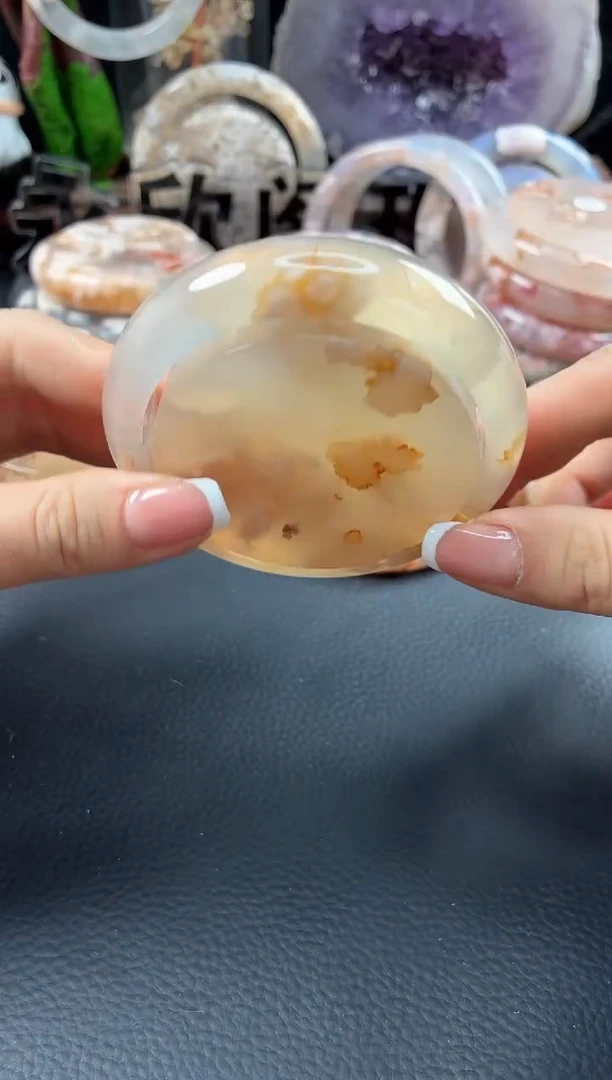未镶嵌手镯（圆镯）石英质玉58