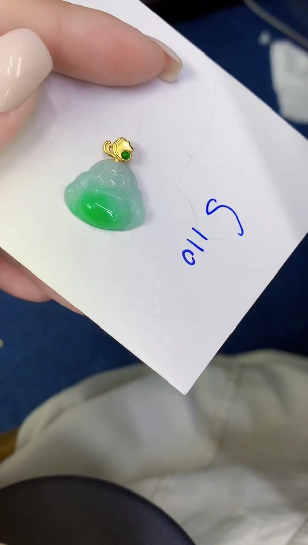 颈饰未镶嵌翡翠缅甸天然翡翠A货