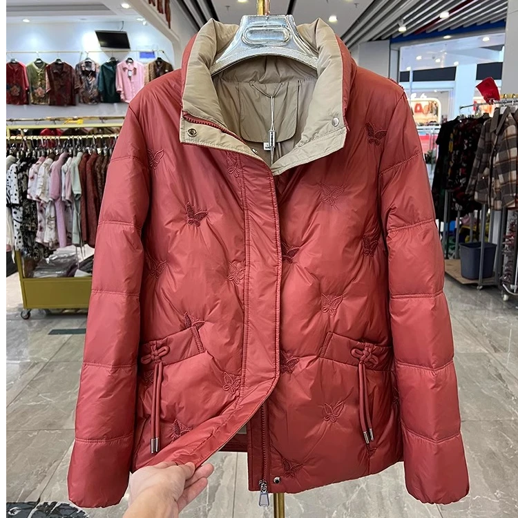 罗蒙年轻妈妈刺绣立领短款羽绒服冬装新款洋气减龄中老年加厚外套