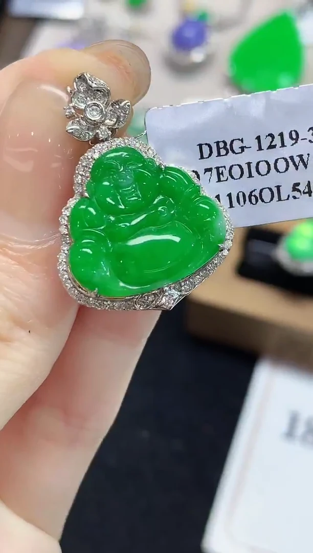 吊坠(不含链)18K金镶嵌翡翠LSR多样性发其一