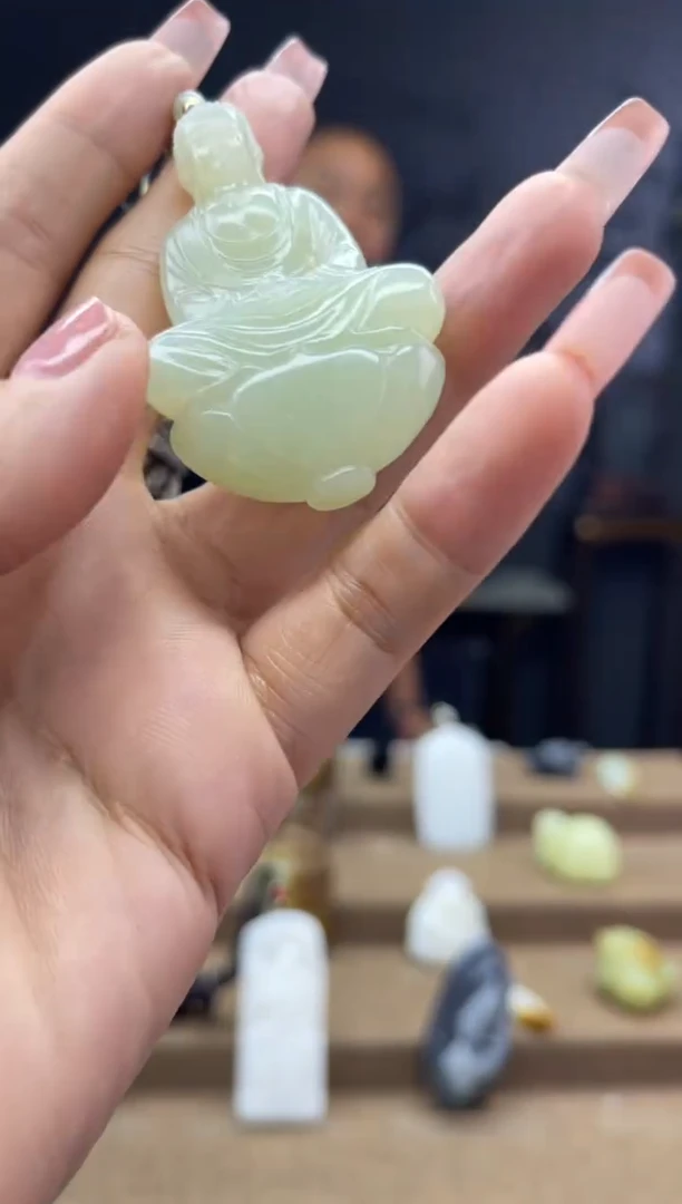 颈饰未镶嵌和田玉1