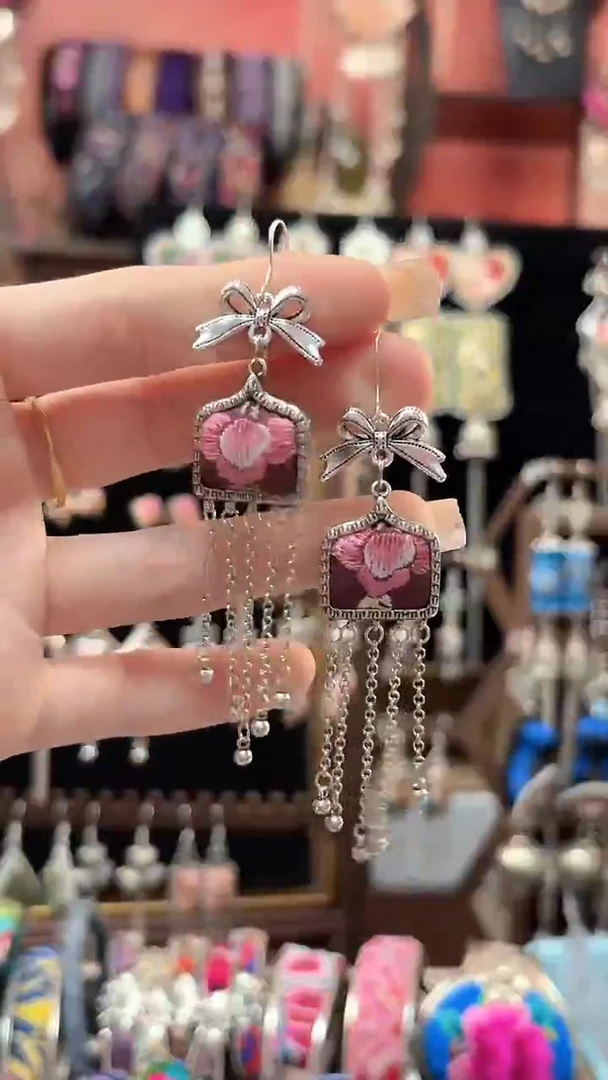 织绣 云织谣民族风精美饰品   298