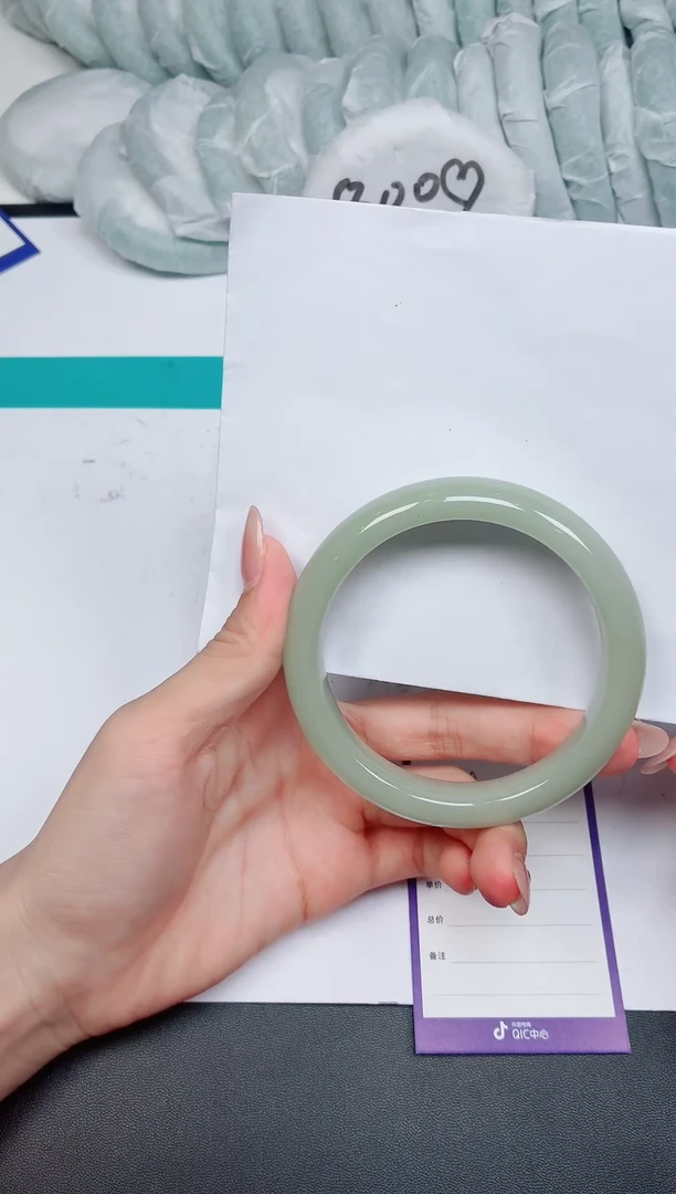 未镶嵌手镯石英质玉84-62