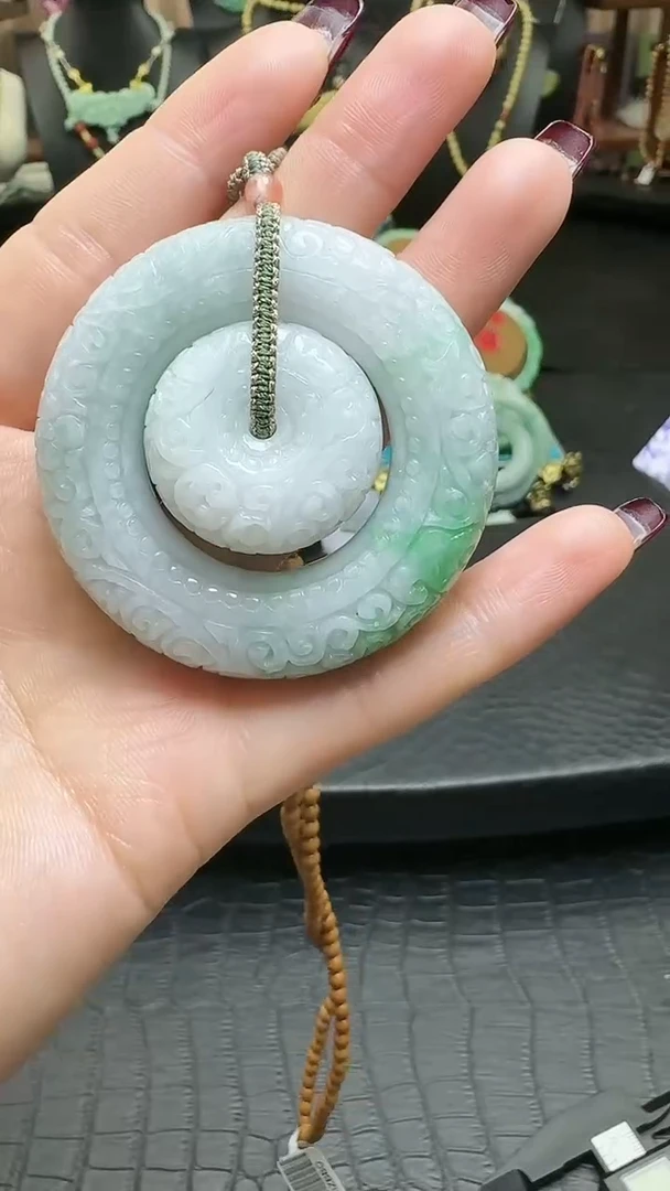 【闪购商品】翡翠颈饰未镶嵌子母扣