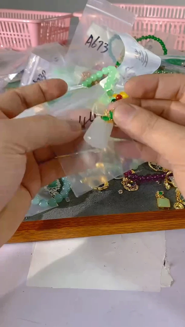 【闪购商品】水晶颈饰银S925镶嵌744红宝，蓝宝，多样性发一件赠链