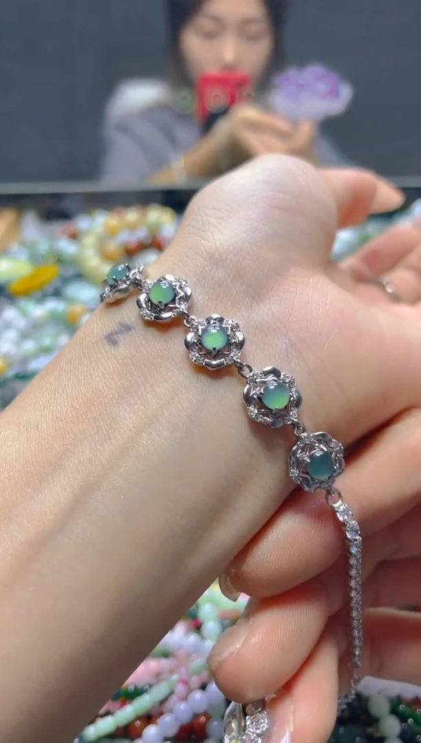 颈饰未镶嵌翡翠/N/翡翠A货，一件也是批发价