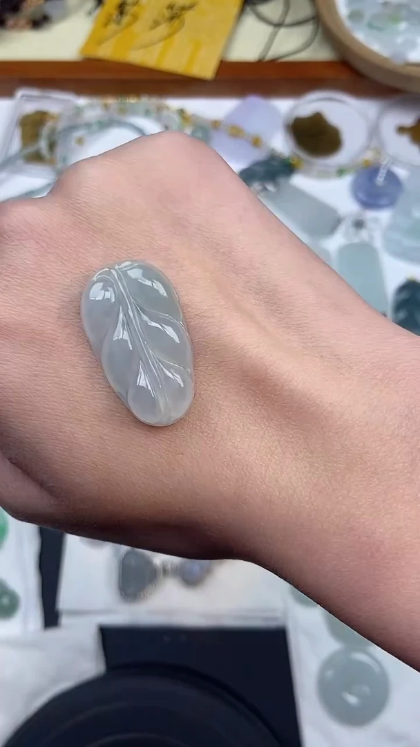 【闪购商品】翡翠吊坠(不含链)未镶嵌天然A货翡翠-吊坠
