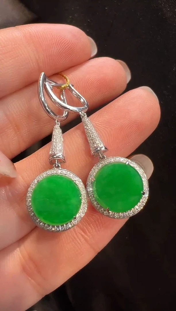 18K金镶嵌翡翠耳饰AL6