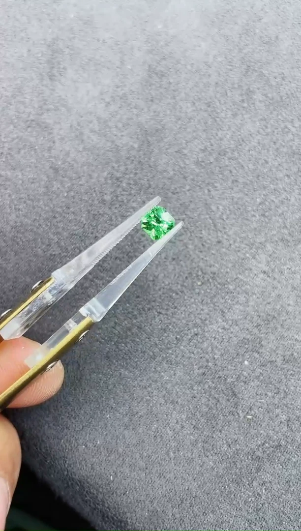 未镶嵌裸石石榴石（沙弗莱）1.03ct
