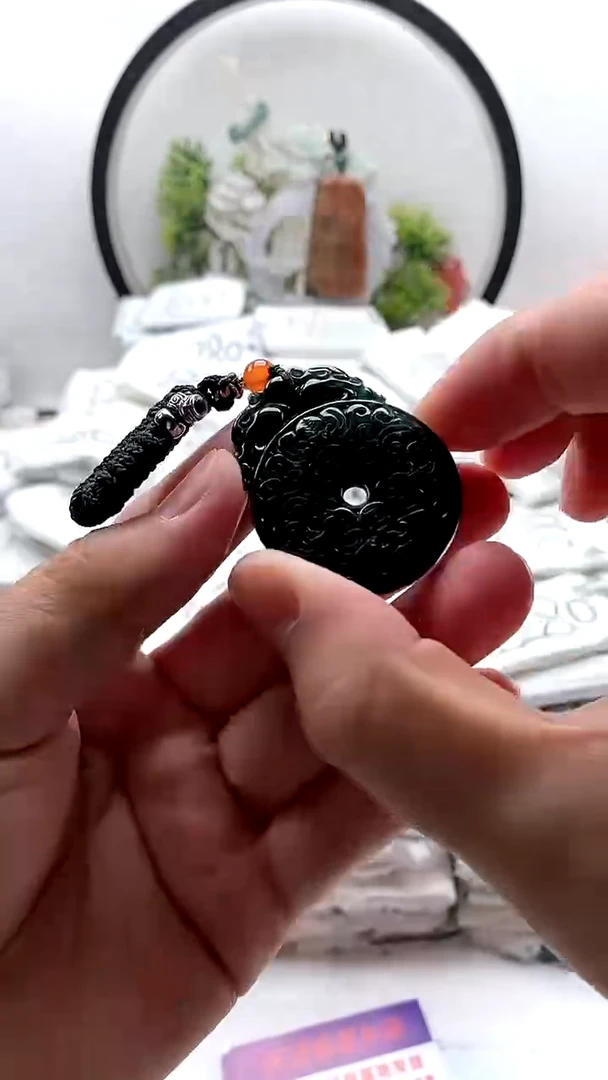 翡翠未镶嵌颈饰扣子2