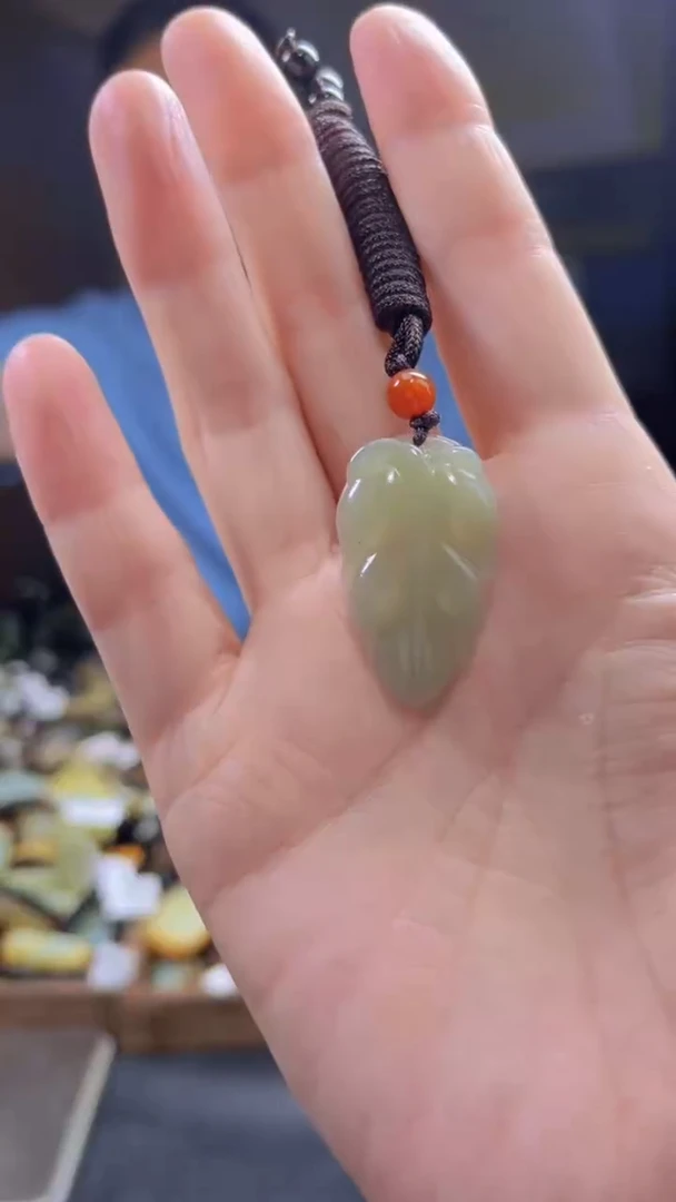 和田玉未镶嵌颈饰·