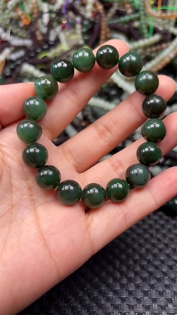 和田玉未镶嵌颈饰1