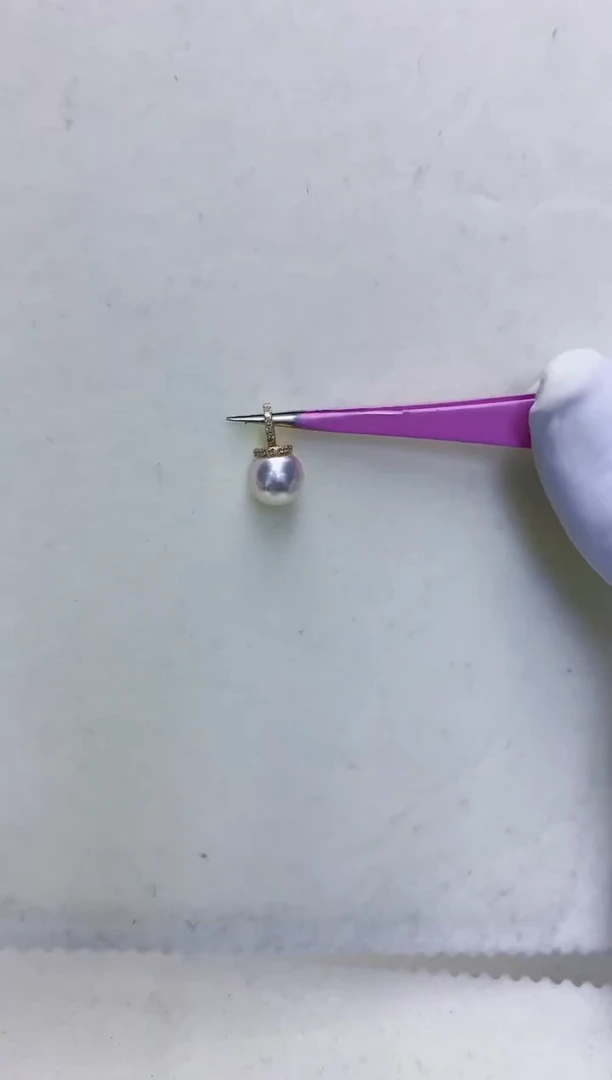 【闪购商品】海水珍珠饰品18K金镶嵌8-9奶嘴扣吊坠赠银链