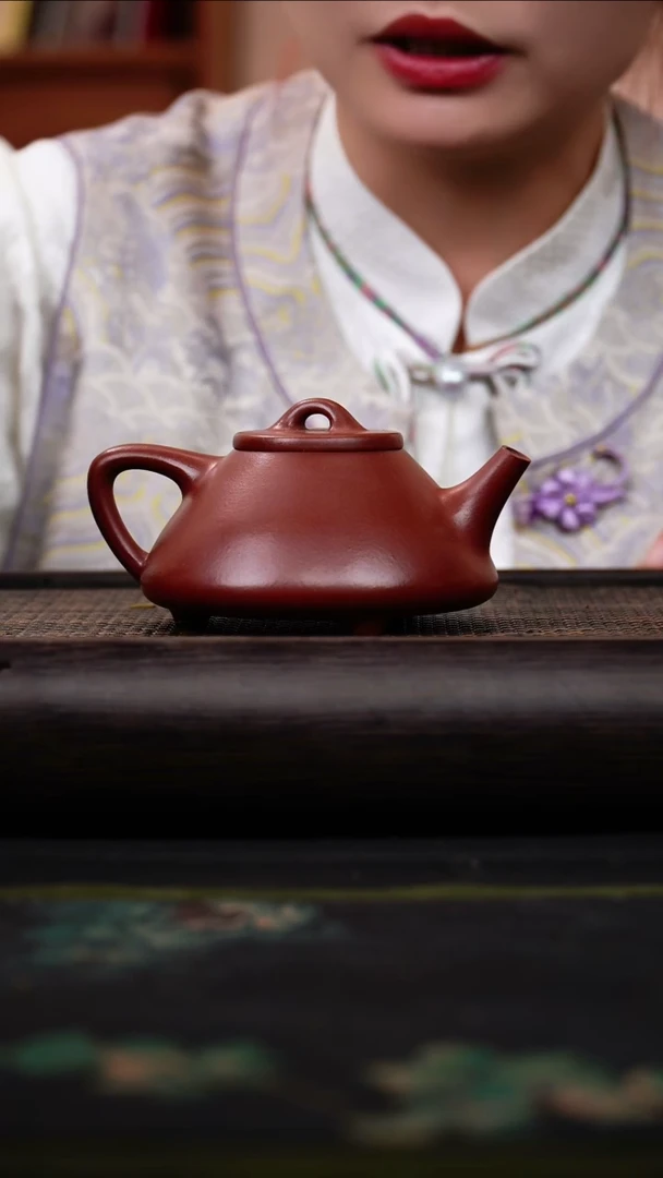 茶壶紫砂微瑕 玫红砂 子冶石瓢 王伟