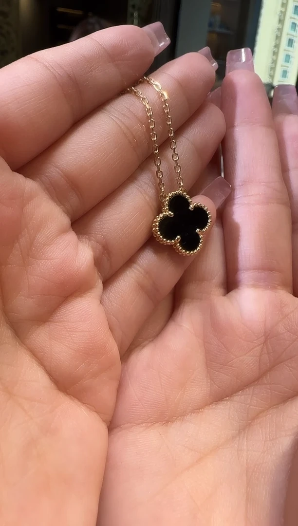 玛瑙/玉髓项链18K金镶嵌实心金18k金黑单花项链