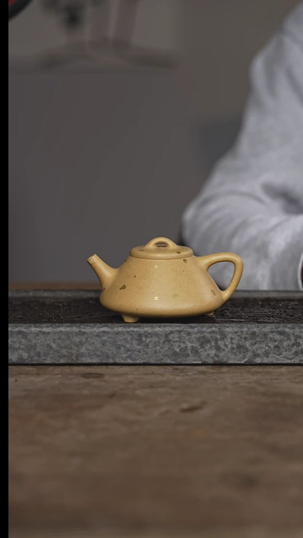 【闪购商品】紫砂茶壶骚器子冶台西绿泥手工泥170cc撒金款