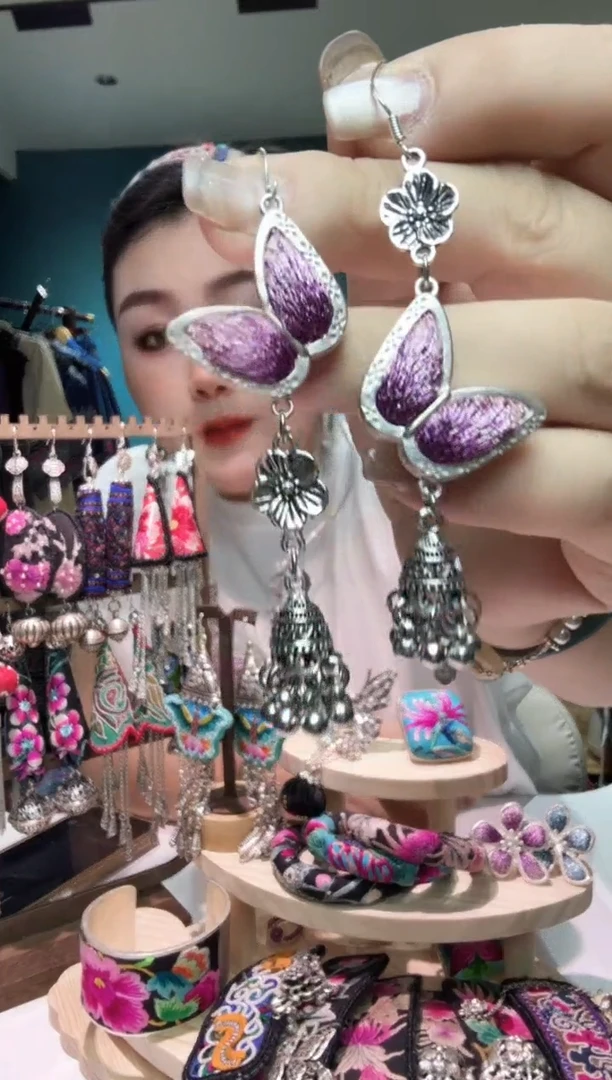 刺绣纯手工苗绣非遗耳环