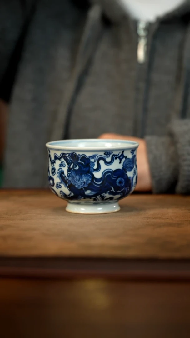 【闪购商品】青花狮子绣球炉式杯